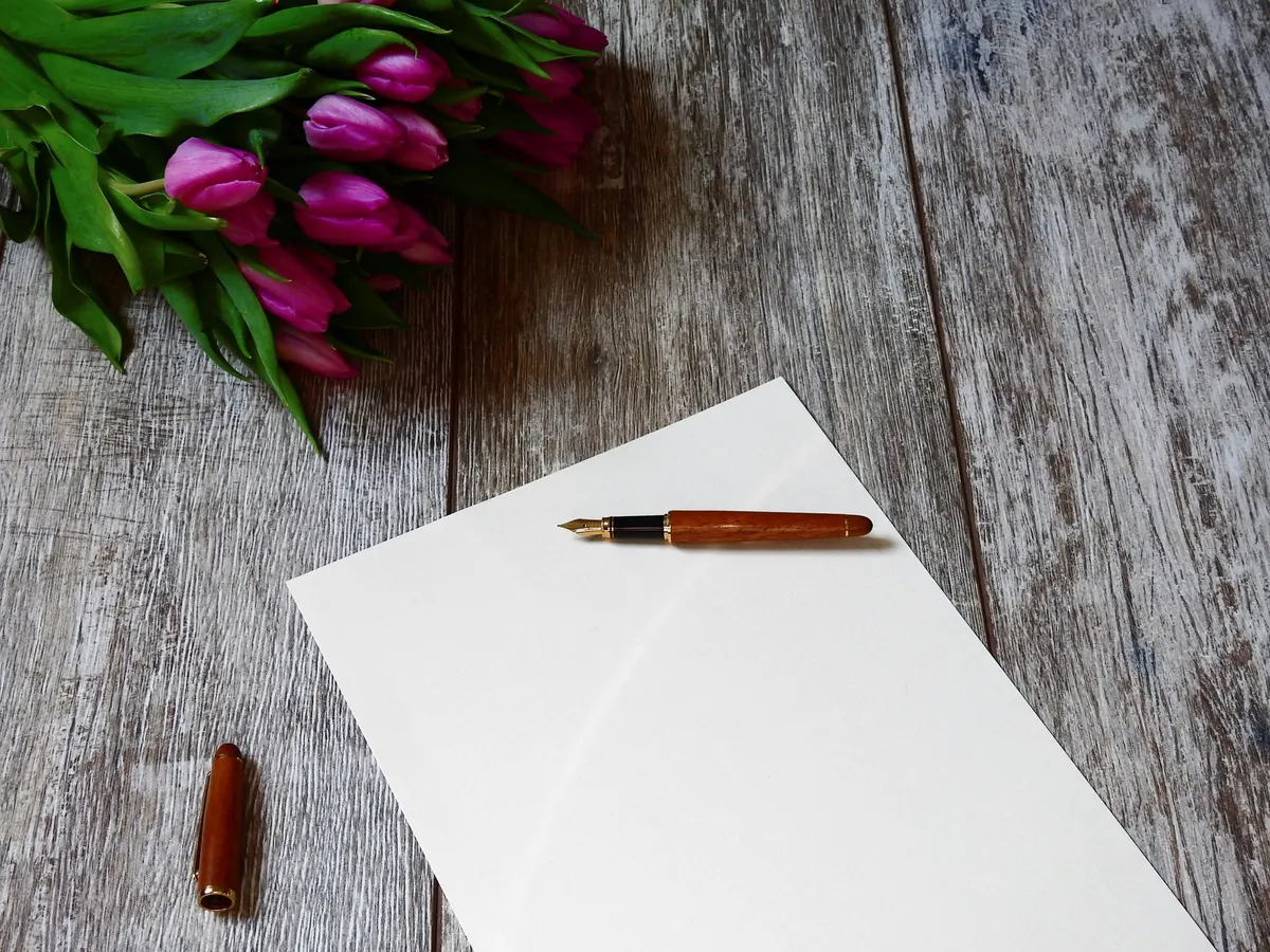 How to Write a Condolence Letter: A Gentle Template and Common Mistakes
